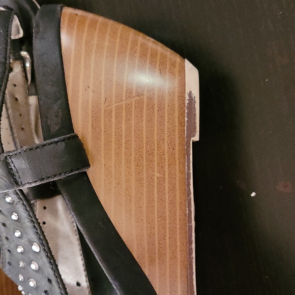 3 for$30 Pretty Wedged Sandals. - Picture 5 of 5